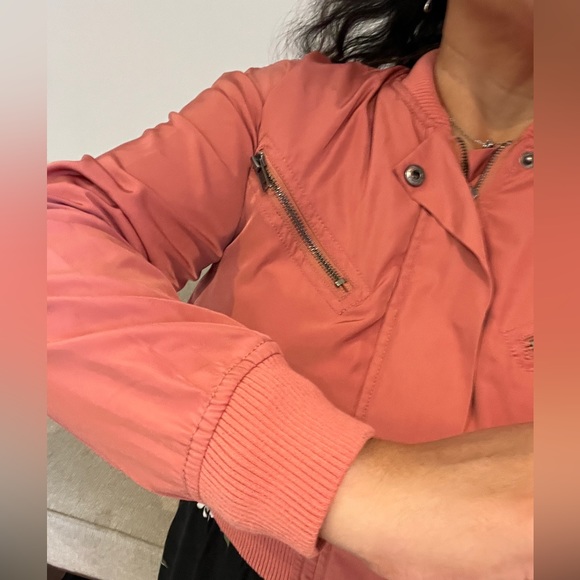 ASHLEY Blush Coral Salmon Cropped Moto Bomber Jacket Coat Top Saks Fifth Ave 5th - Picture 7 of 15